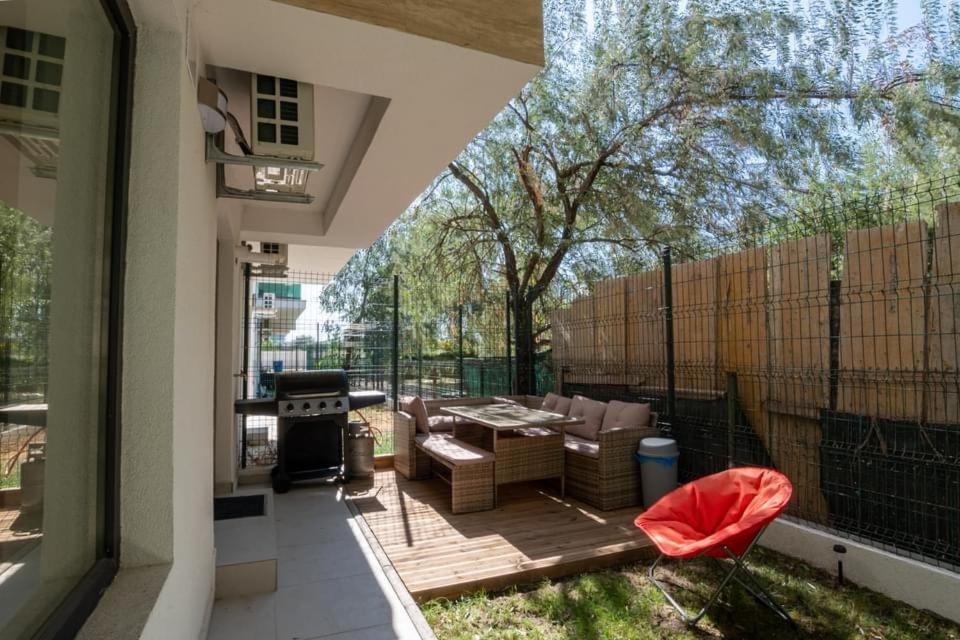 Portami Al Mare - Apartament, Terasa & Curte Năvodari Exteriör bild